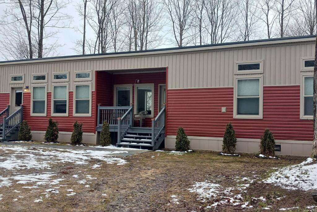 Secluded Lodge In The Woods. Iron Mountain Exterior photo